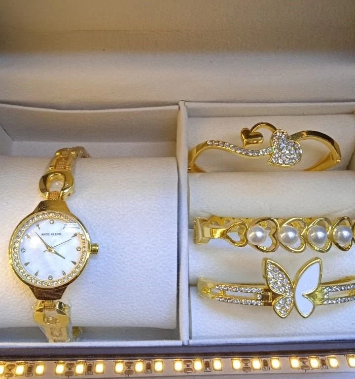 Time Luxe Women Watch ©
