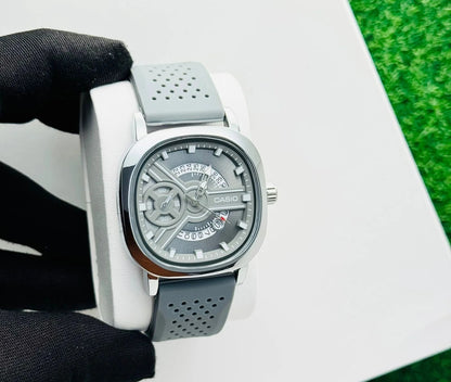 Analog Wrist Watch
