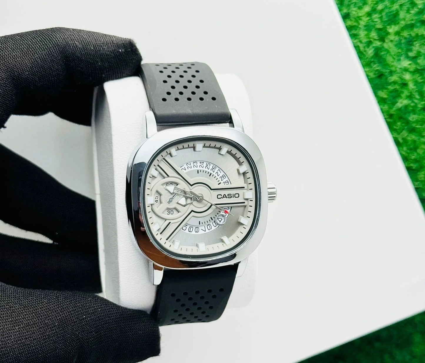 Analog Wrist Watch